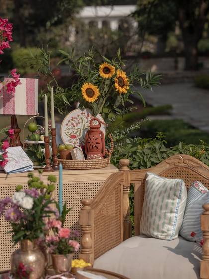 Lounge and Floral detail — Mehendi decor — Alila + Samode Jaipur